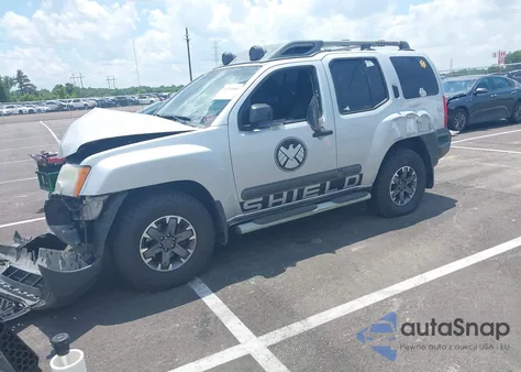 2015 Nissan Xterra Pro-4X z USA, uszkodzony, nr VIN 5N1AN0NW8FN658403